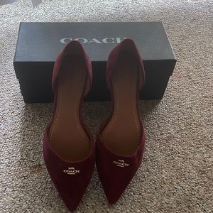 Coach flats, size 8.5 in burgundy color.